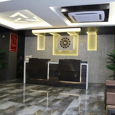 Hotel Treebo Unity Ahmadabad Zewnętrze zdjęcie