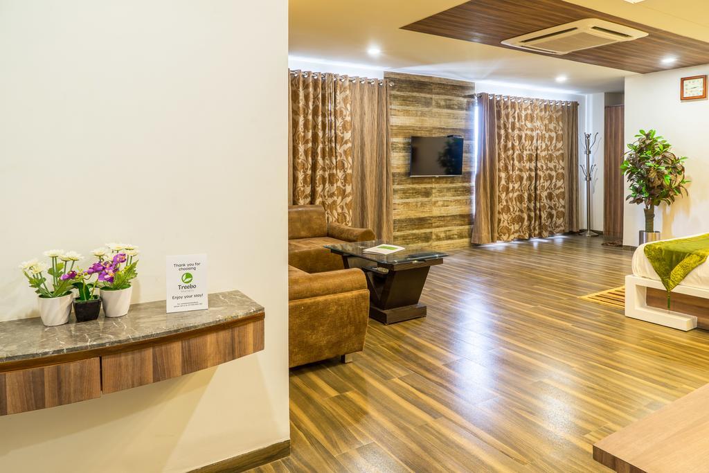 Hotel Treebo Unity Ahmadabad Zewnętrze zdjęcie