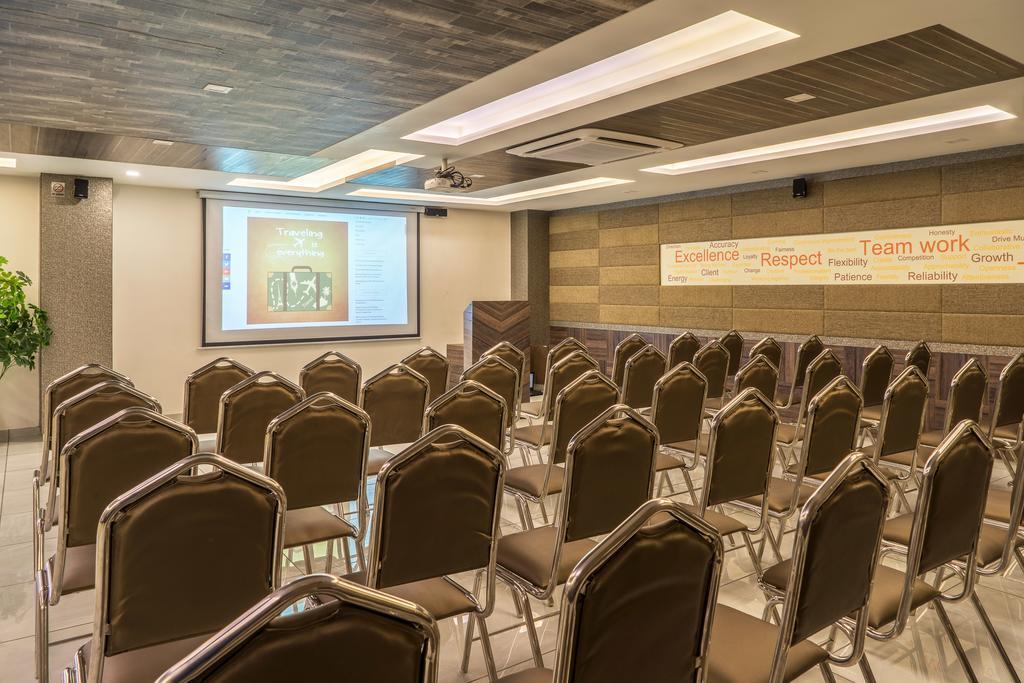 Hotel Treebo Unity Ahmadabad Zewnętrze zdjęcie