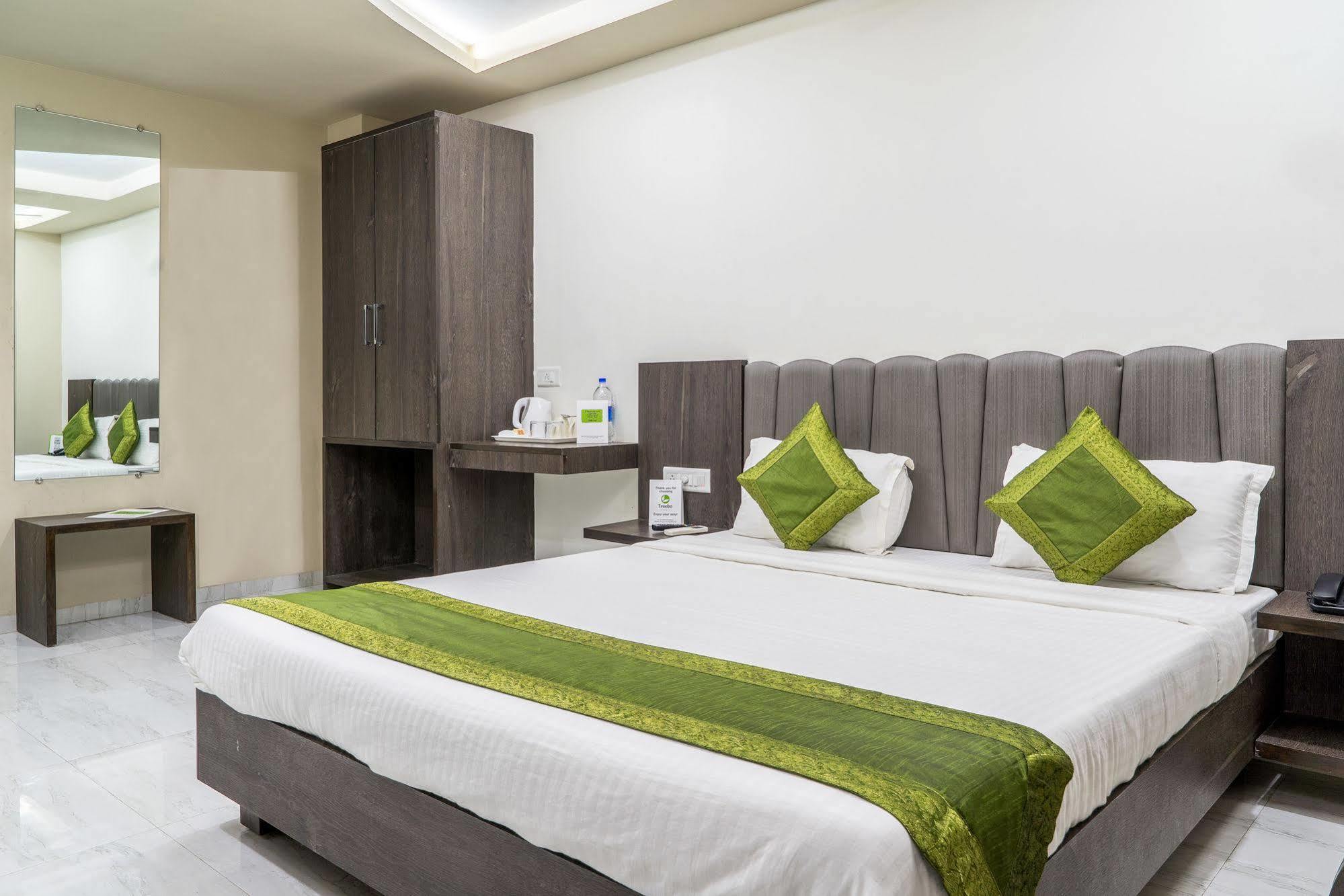 Hotel Treebo Unity Ahmadabad Zewnętrze zdjęcie
