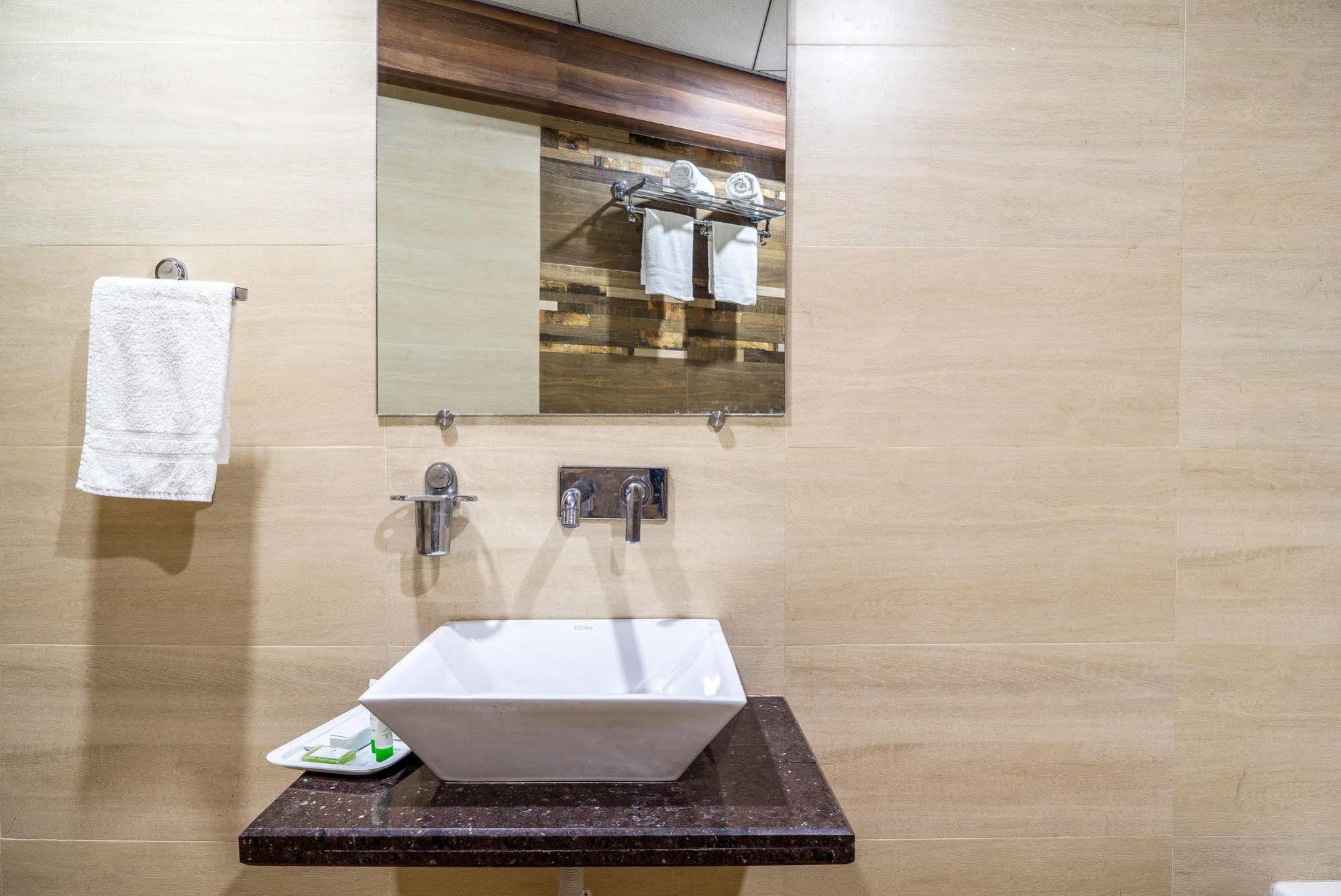 Hotel Treebo Unity Ahmadabad Zewnętrze zdjęcie