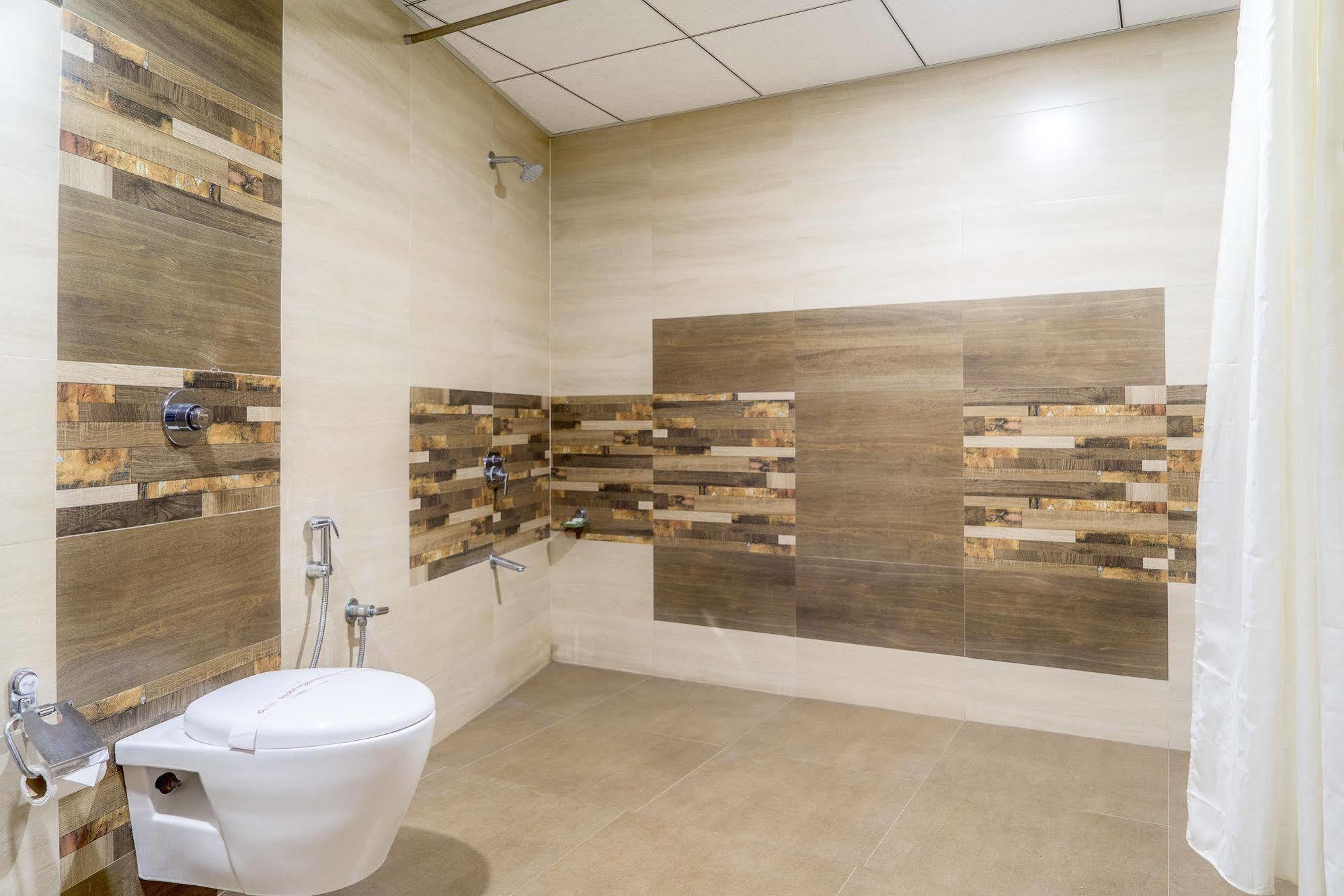 Hotel Treebo Unity Ahmadabad Zewnętrze zdjęcie