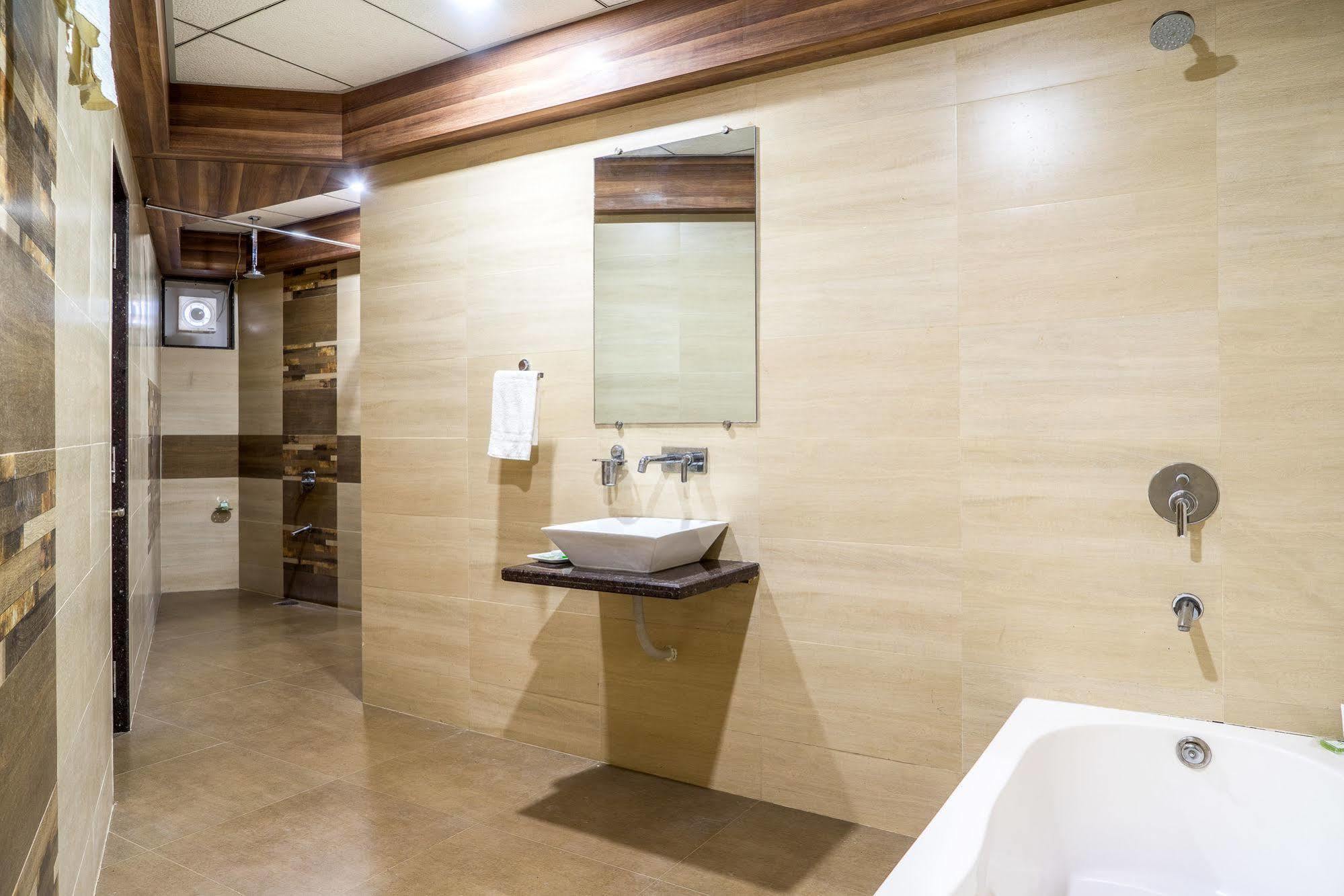 Hotel Treebo Unity Ahmadabad Zewnętrze zdjęcie